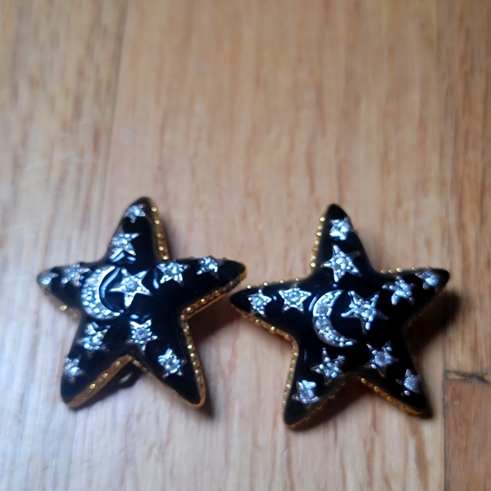 The quaker factory black star earrings